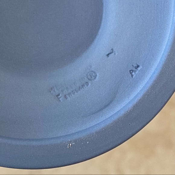 Vintage WEDGWOOD Blue Jasperware Pegasus NeoClassical 6” Vase - Picture 10 of 13